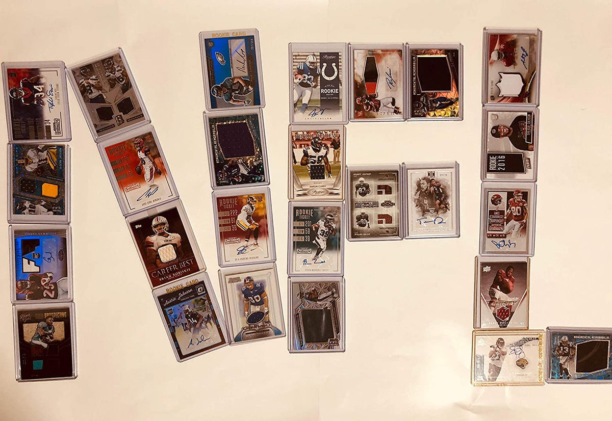 100 Official NFL Football Cards Gift Box L739380