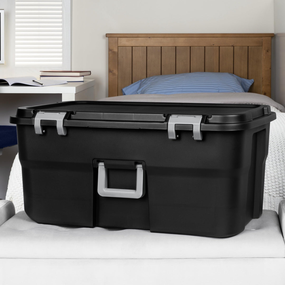 22 Gallon Black Lockable Rolling Storage Footlocker P18744