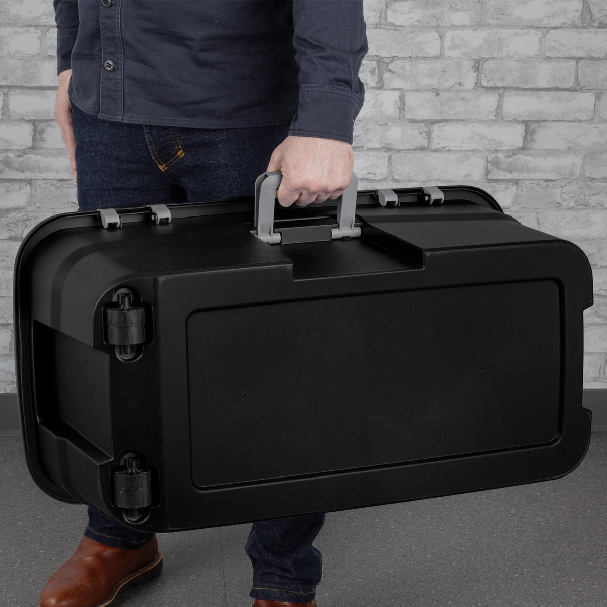 22 Gallon Black Lockable Rolling Storage Footlocker P18744