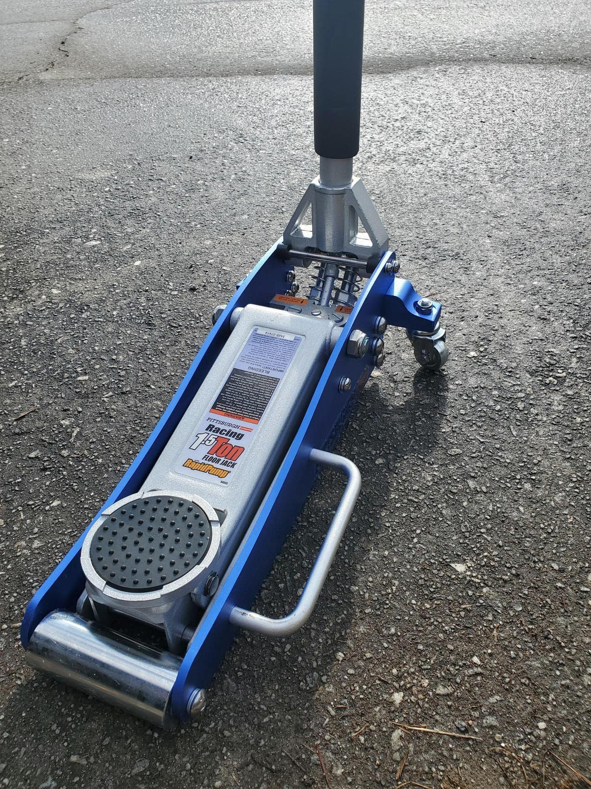 1.5 Ton Aluminum Low Profile Floor Jack Y977309